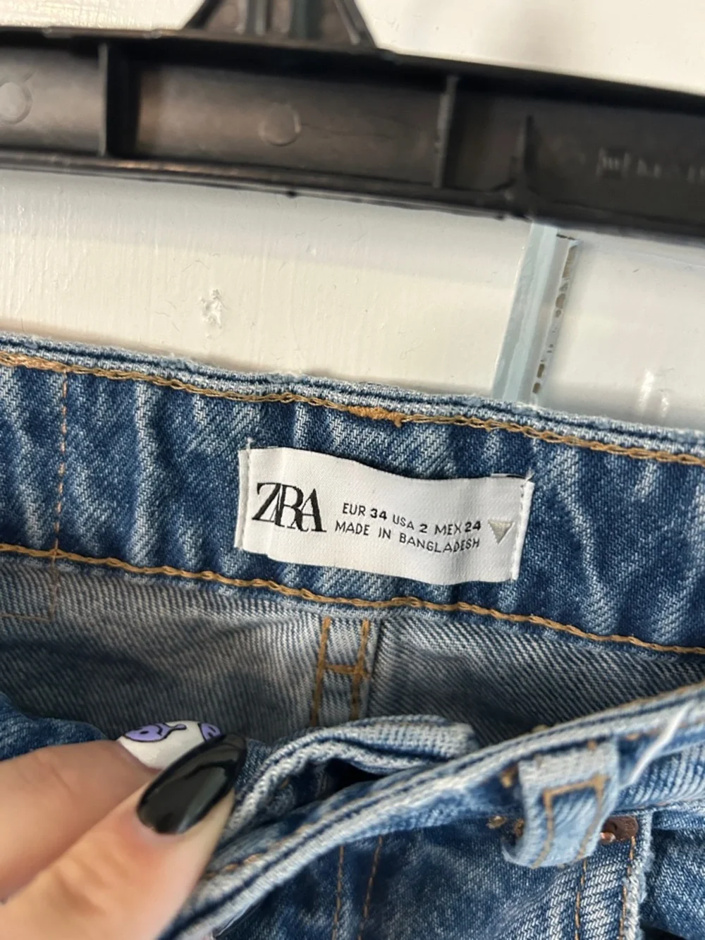 Zara Distressed High-Waist Blue Denim Jeans - Picture 3 of 3